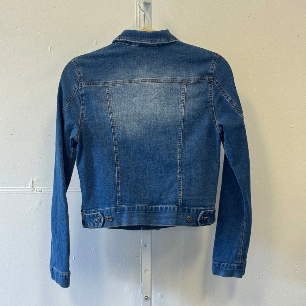 Love Tree Denim Women's Medium Wash Stretch Jean Jacket Small Contemporary